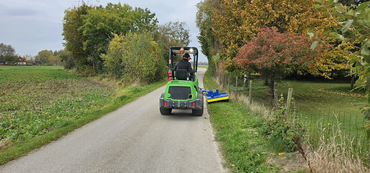 Slanetrac MB900 - flera redskap