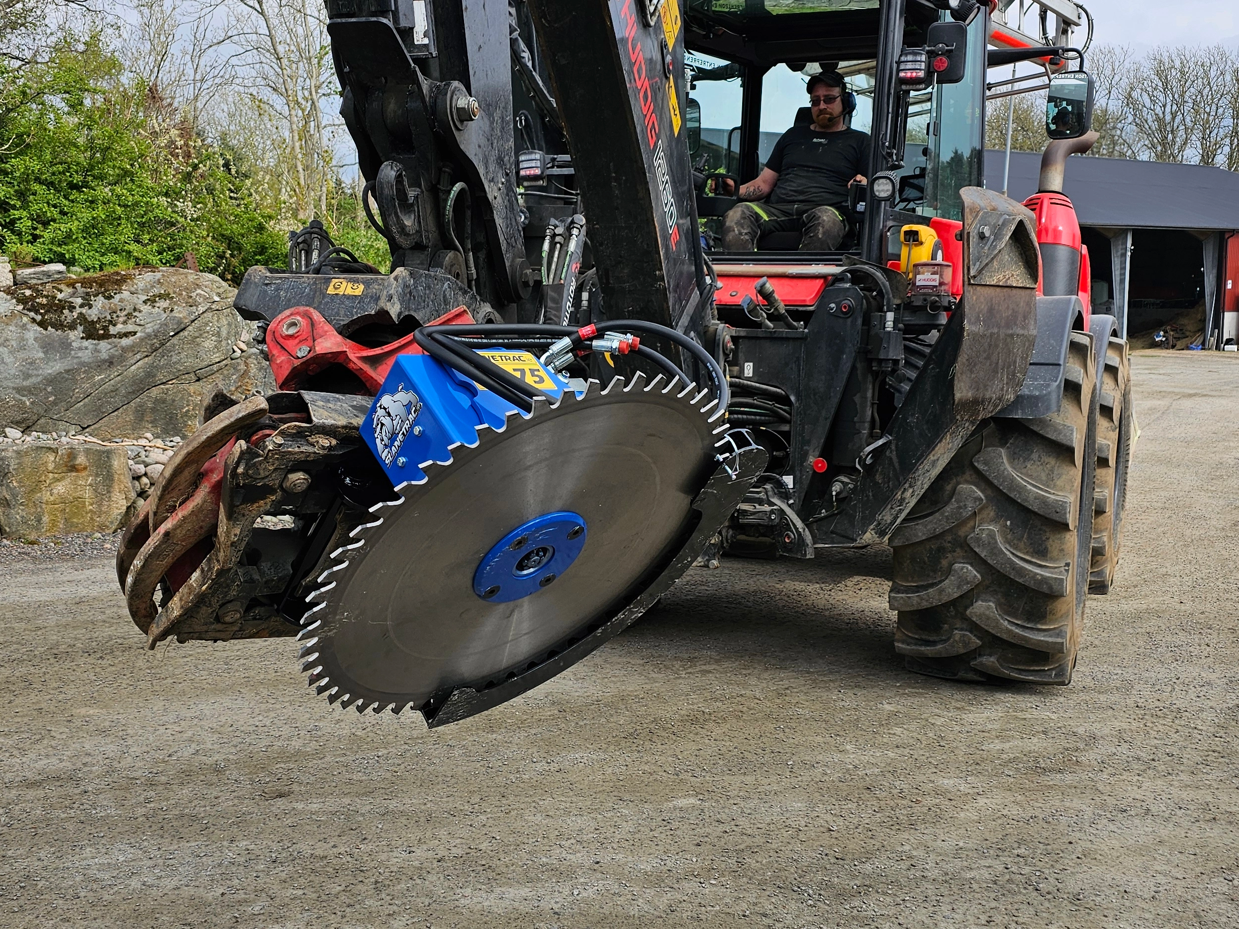 Perfekt årstid för vår röjsåg.