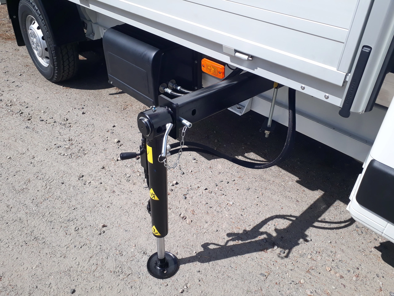 ML.150.1 - 1 hydrauliskt + 1 mekaniskt utskjut