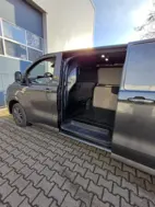 Ford Custom Komfortvägg. Med ruta.