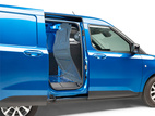 Ford Courier Komfortvägg. Med ruta.