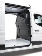 Renault Master Komfortvägg. Med ruta.